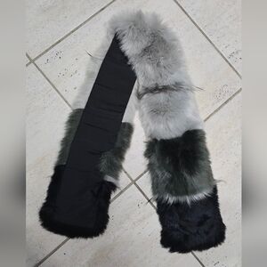 Gray Faux Fur Trim Scarf